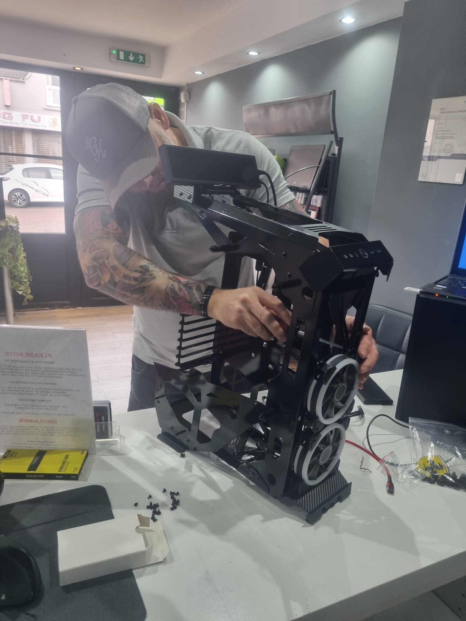 Why You Should Get Your PC Professionally Serviced – Help Computer Centre